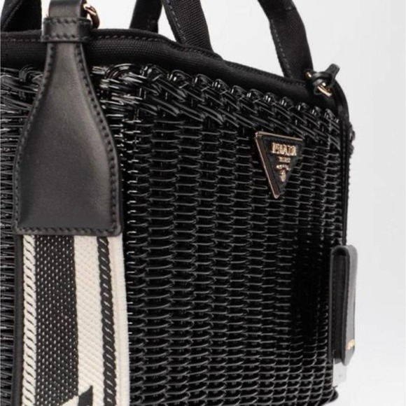 PRADA logo appliqued wicker basket shoulder bag - Picture 4 of 5